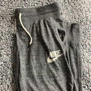 NIKE GREY JOGGERS